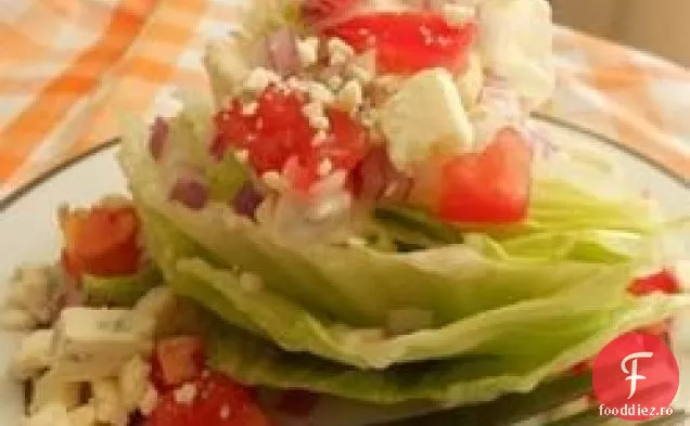 Salată de pană cu pansament Elegant cu brânză albastră