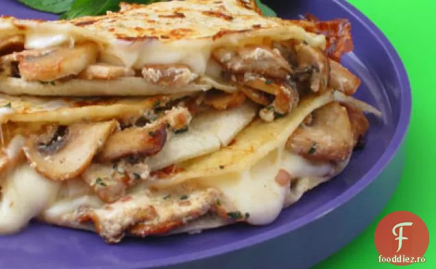 Quesadillas umplute cu ciuperci și brânză de capră