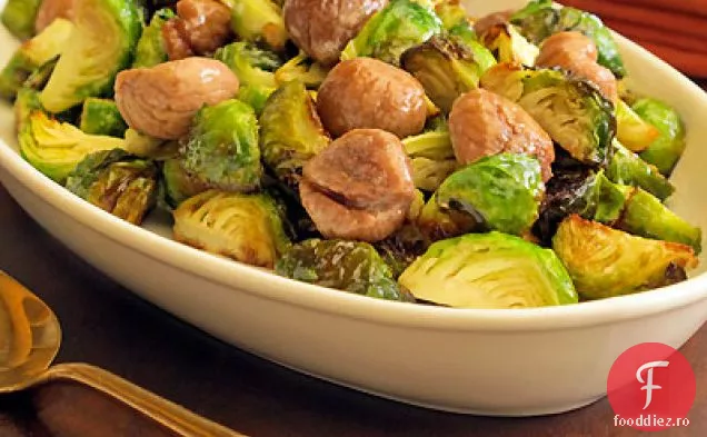 Castane caramelizate și varză de Bruxelles într-o glazură de oțet de cidru