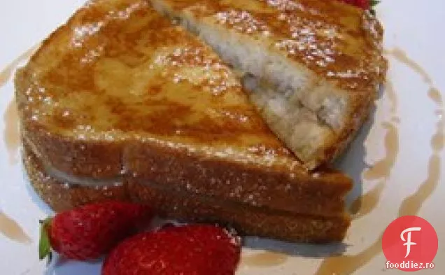 Pâinea prăjită franceză umplută cu banane coapte a lui Karen