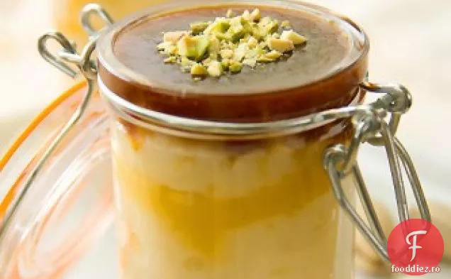 Budincă de orez Cardamom cu fistic și Caramel