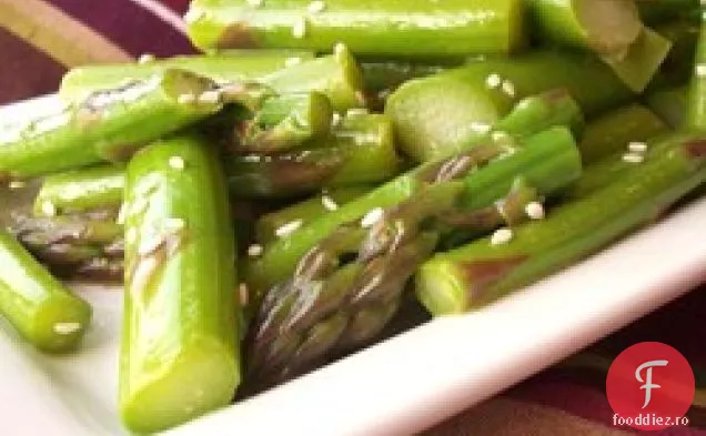 Salată De Sparanghel De Primăvară