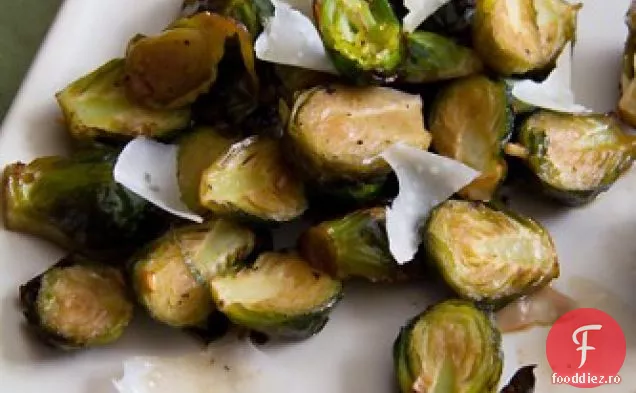 Varză de Bruxelles cu parmezan ras