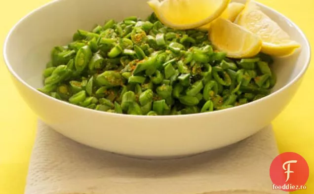 Salată asiatică de mazăre cu zahăr condimentat cu lămâie