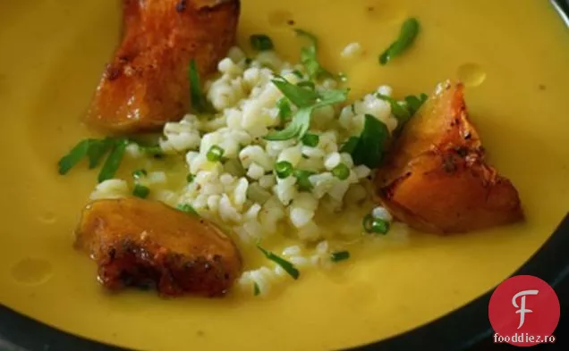 Dovleac De Nucă Prăjită Cu Chimen Și Supă De Grâu Crăpată