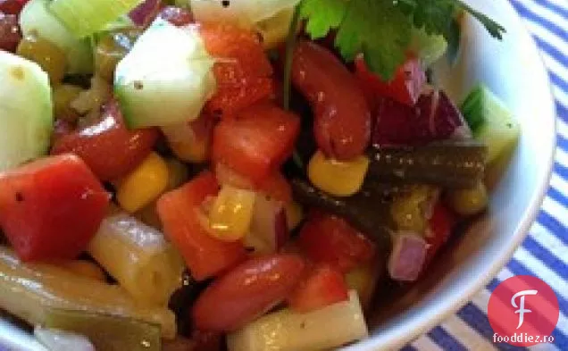 Salata de fasole dulce și acidulată a bunicii