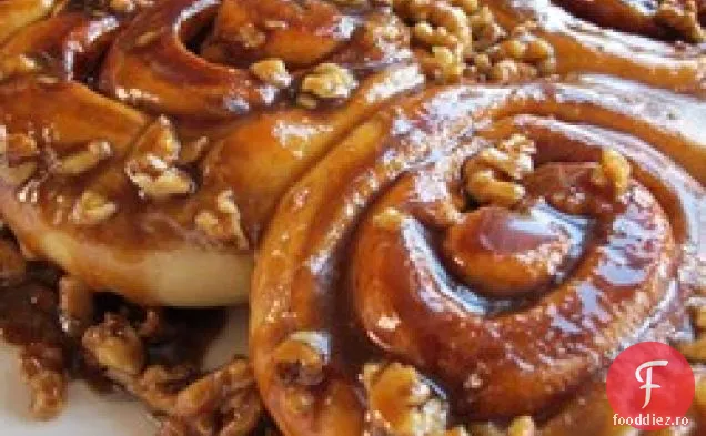 Ooey-Chifle De Scorțișoară Lipicioase