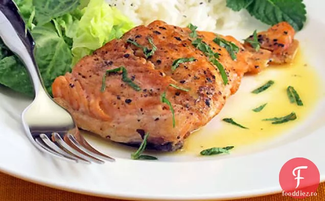 Arctic Char cu sos de tigaie dulce și acru