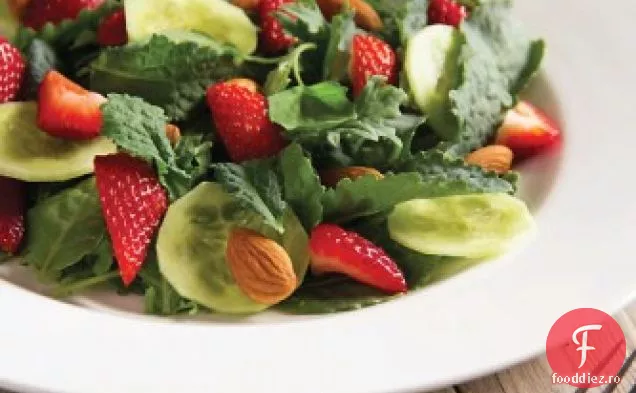 Salată de căpșuni Baby Kale - din grădina mea în farfurie