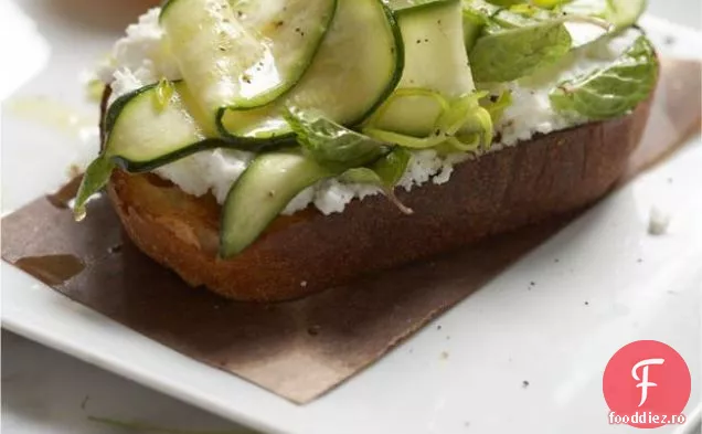 Bruschetta De Ricotta De Dovlecei