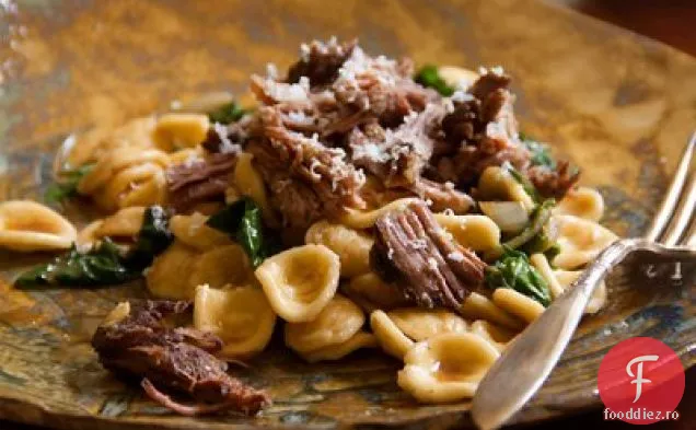 Cabernet coaste scurte fierte cu Bietă elvețiană și Orecchiette