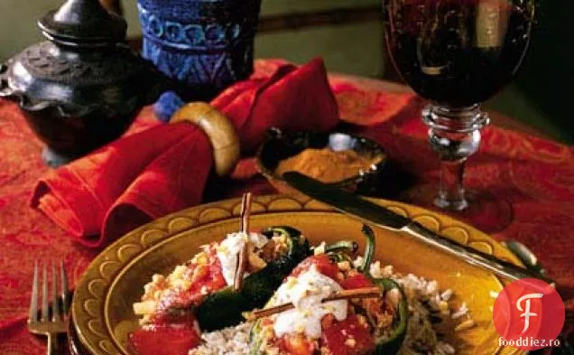 Poblanos Umplut Cu Carne De Porc Cu Sos De Cremă De Nucă