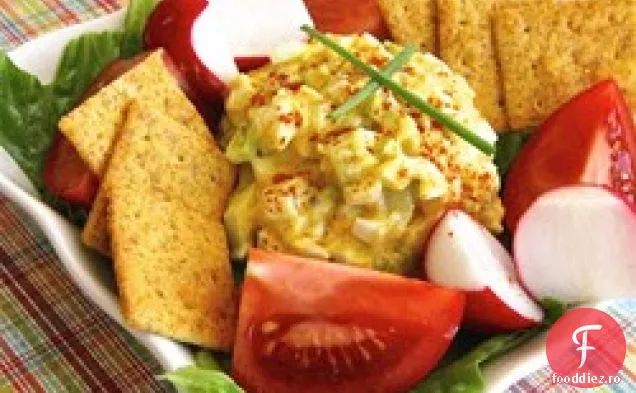 Salată delicioasă și ușoară de ouă