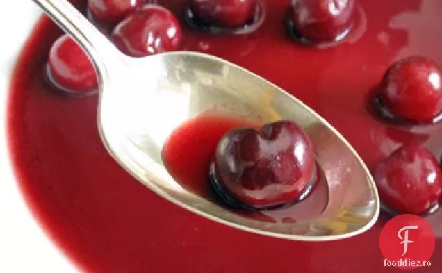 Supă proaspătă de vișine cu mentă rece (Soupe de Cerises, la Menthe)