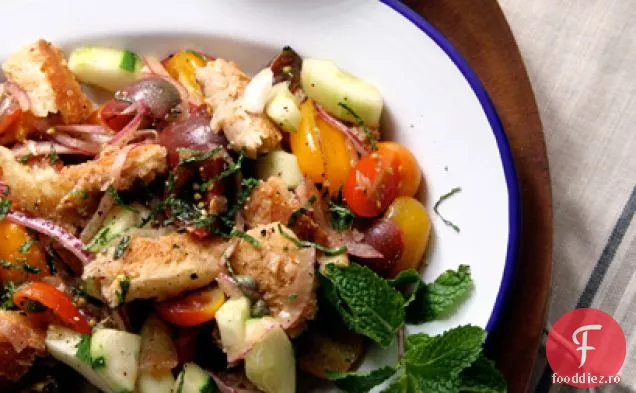 Panzanella Cu Hamsie Și Mentă