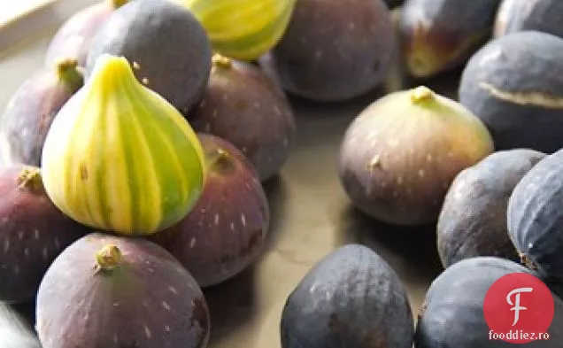 Salată de smochine, Speck și rucola cu sos de brânză de capră