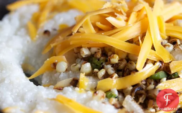 Crupe Cu Porumb La Grătar, Ceapă, Ardei Și Brânză Cheddar