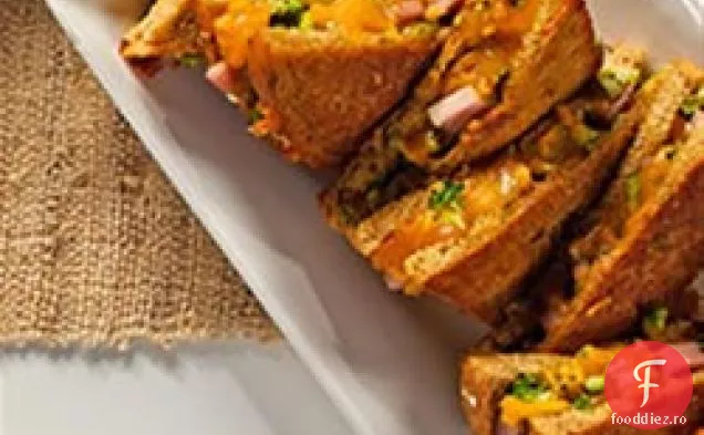 Sandwich Cu Brânză La Grătar Cu Șuncă De Broccoli