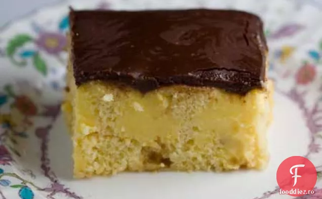 Boston Crema Poke Tort