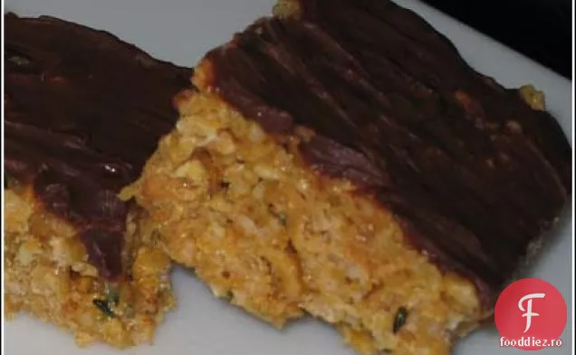 Batoane de cânepă cu unt de arahide și cereale