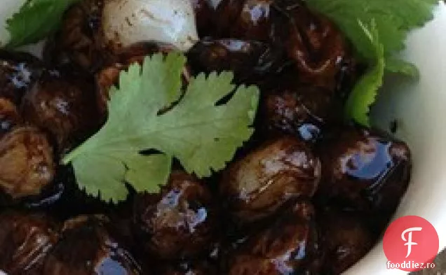 Ceapă perlată caramelizată cu glazură balsamică