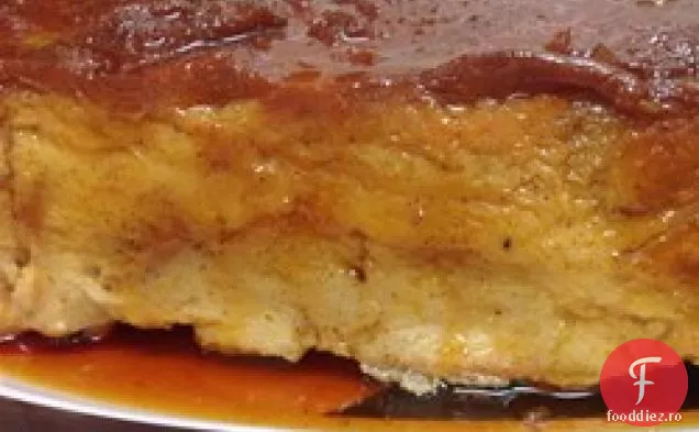 Budinca De Paine Cu Sos De Caramel
