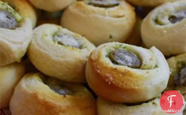 Mușcături De Biscuiți Cu Cârnați Pesto