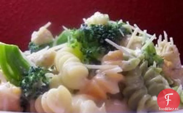 Broccoli Pui Fettuccini Alfredo