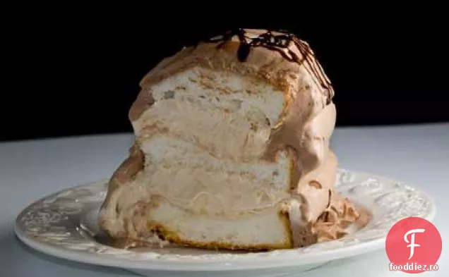 Tort de mâncare Mocha Mousse Angel cu frișcă de ciocolată
