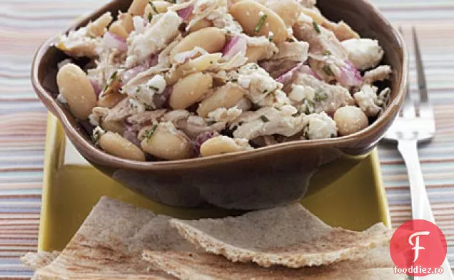 Pui prăjit și fasole albă cu pansament grecesc