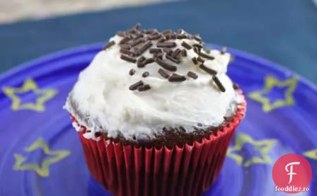 Cupcakes rapide de ciocolată cu glazură de vanilie fără zahăr pudră