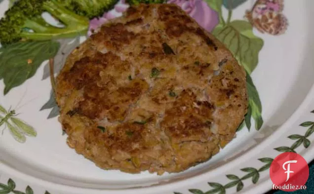 Burgeri vegetarieni făcuți cu năut și nuci