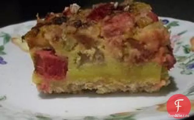 Tort de cremă de rubarbă a mamei