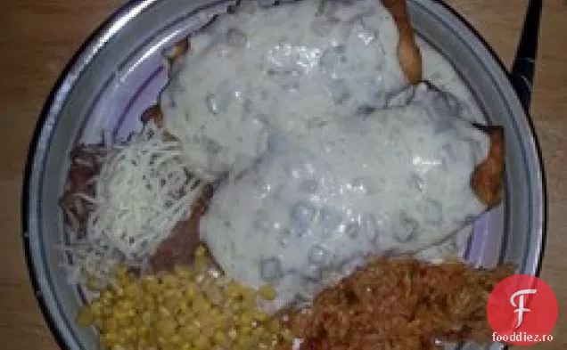 Chimichangas de pui cu sos de smântână