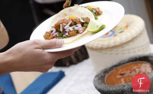 Salsa tomatillo prăjită-chipotle