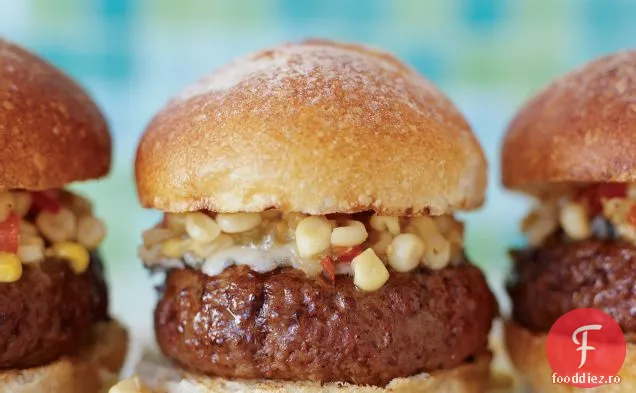 Burgeri cu friptură de fustă cu Tomatillo-gust de porumb