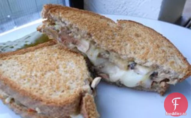 Sandwich Fierbinte Cu Ciuperci Portobello