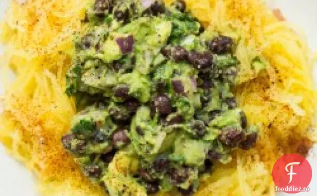 Tex Mex Spaghetti Squash cu Guacamole de fasole neagră