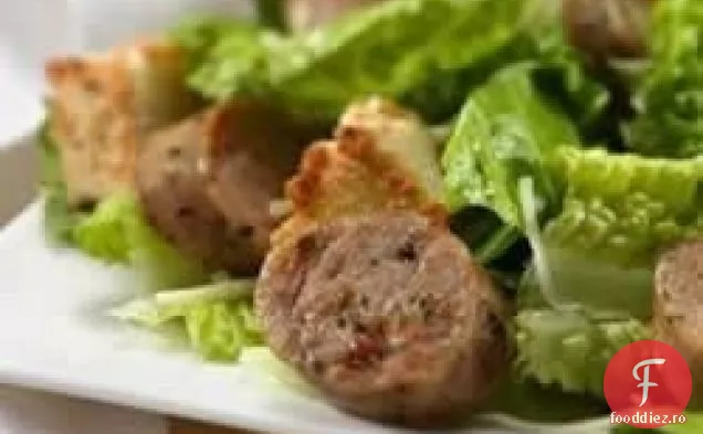 Salată De Caesar Cu Cârnați De Pui Cu Usturoi Prăjit