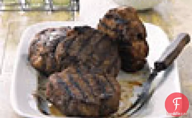 Cotlet de porc monstru la grătar cu Tomatillo și sos de mere verzi