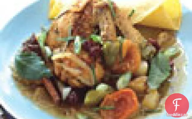 Pui cu sos Tomatillo și fructe fierte