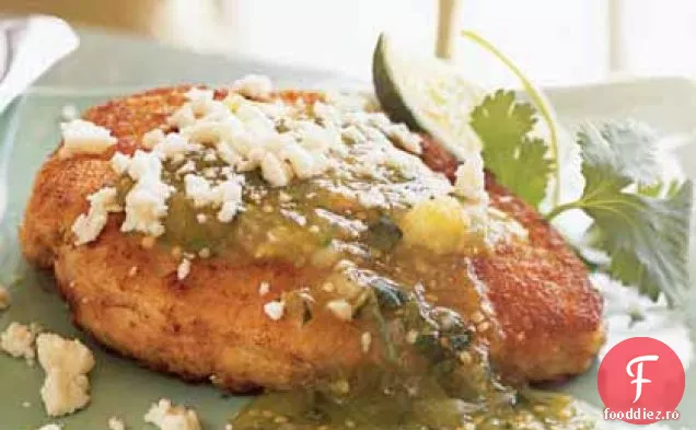 Piept de pui cu ierburi cu Salsa Tomatillo și frescă Queso