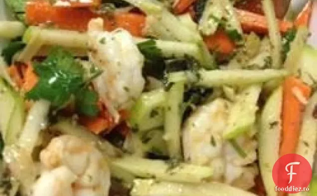 Salată verde de mere, Jicama și creveți cu mentă, Lemongrass și pansament Dijon
