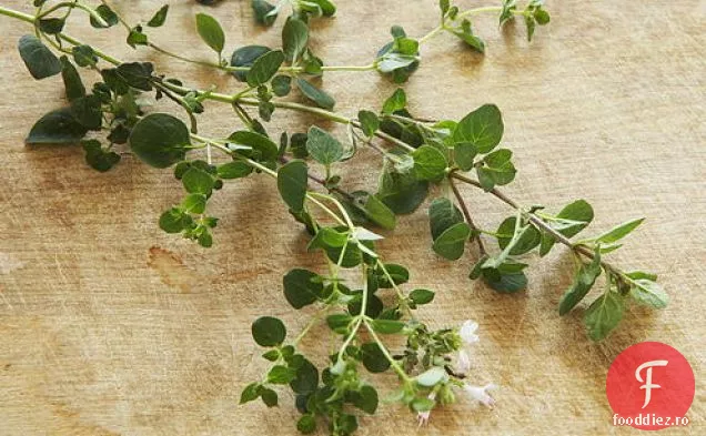 Cod de sare proaspătă învelit în Pancetta cu verdeață ofilită