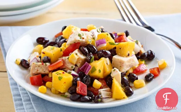 Salată De Pui Cu Fasole Neagră Și Mango