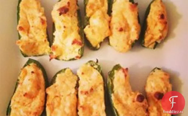 Patru Jalapenos Umplute Cu Brânză