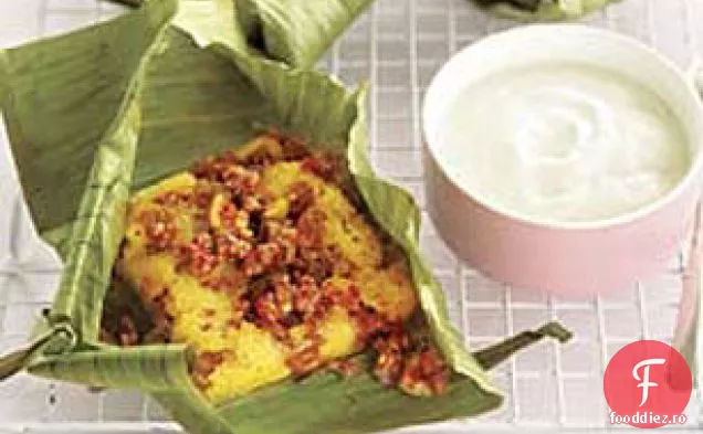 Carne de vită și pâine de porumb învelită în frunze de banană