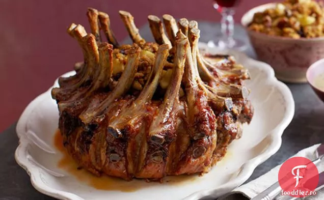 Friptură de coroană de porc cu umplutură de mere-Pecan și sos