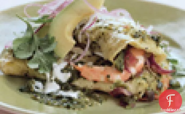 Creveți și Cotija Enchiladas cu Salsa Verde și Crema Mexicana