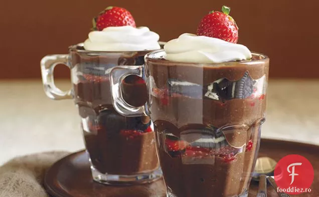 Parfaits De Ciocolată , Căpșuni Și Prăjituri